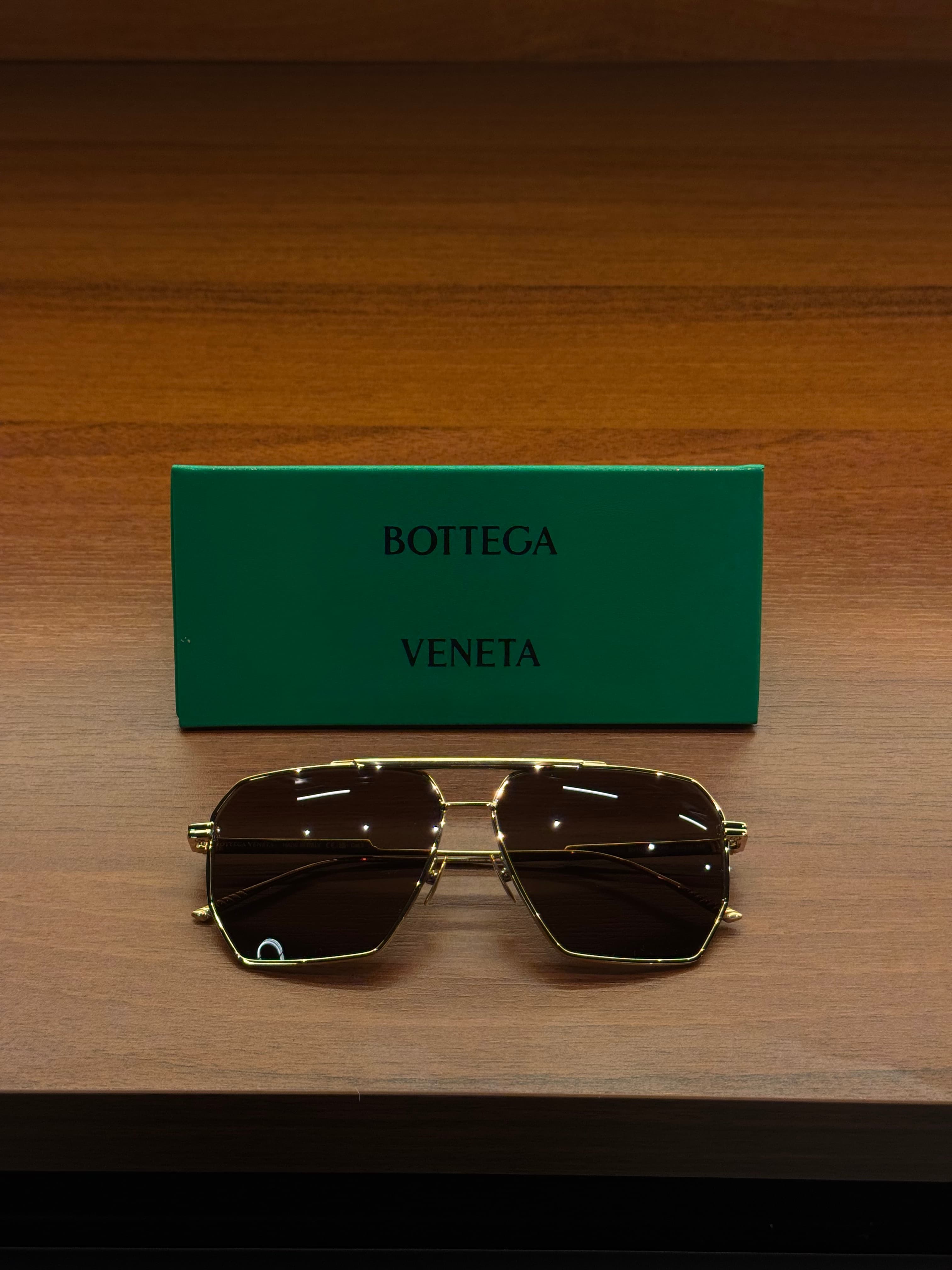 Optique eyewear and case